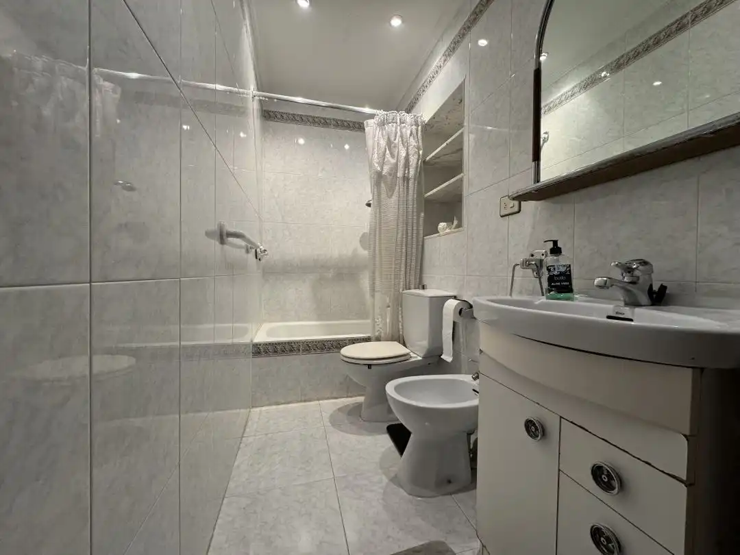 Baño de Piso en venta en Bergara con Calefacción, Jardín privado y Amueblado