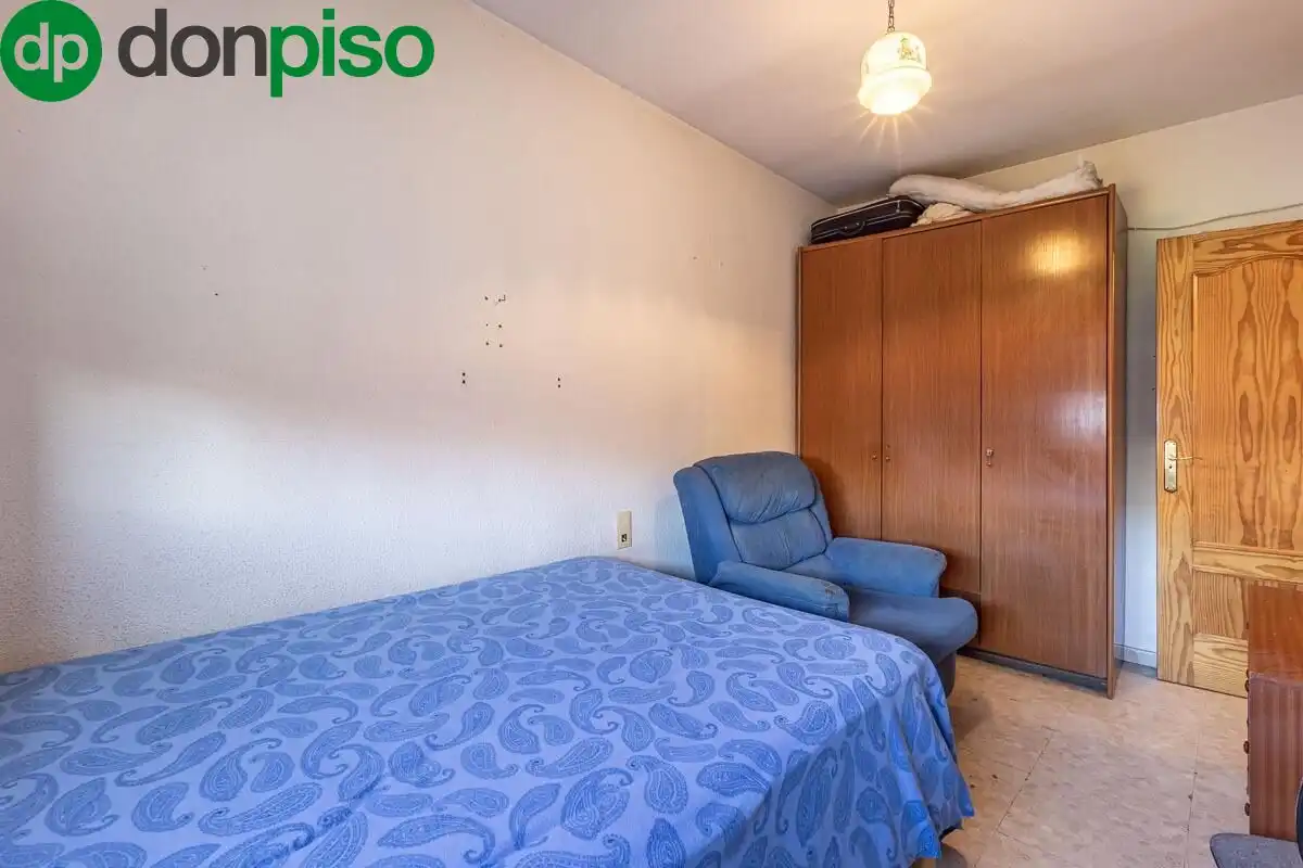 Bedroom of Flat for sale in Granada  with Heating and Balcony