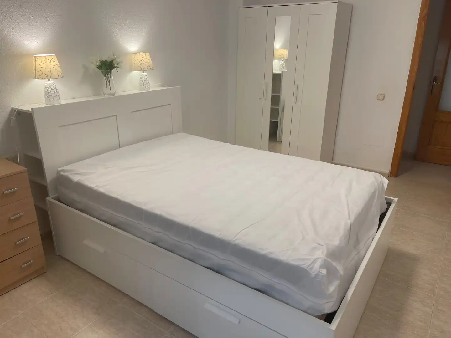 Schlafzimmer von Wohnungen zur Miete in Roquetas de Mar mit Klimaanlage