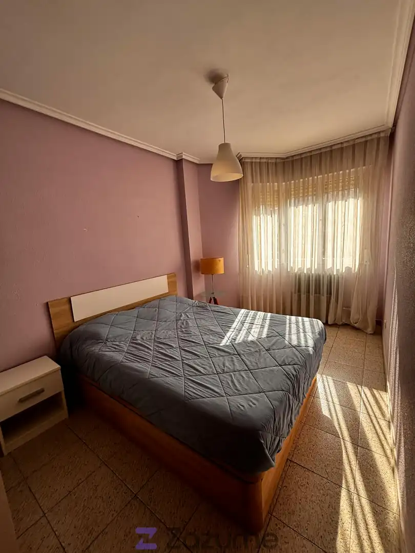 Schlafzimmer von Wohnung zur Miete in  Logroño mit Heizung, Abstellraum und Möbliert