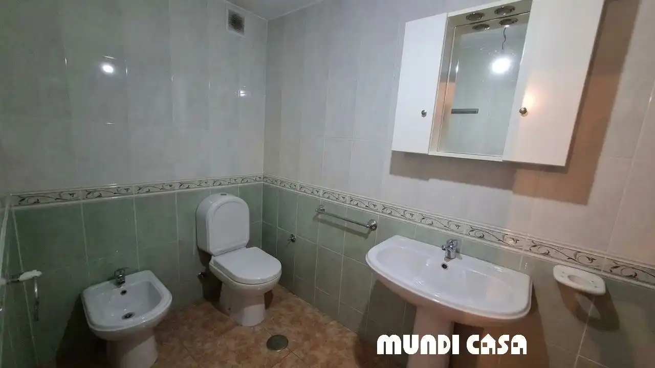 Badezimmer von Wohnungen zum Verkauf in Boiro mit Heizung, Terrasse und Abstellraum