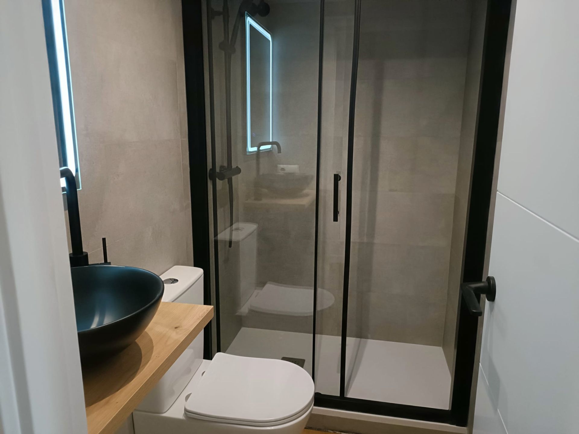 Bathroom of Flat for sale in Rubí  with Heating, Parquet flooring and Oven