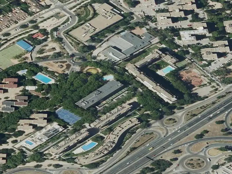 Außenansicht von Gebäude zum Verkauf in Madrid