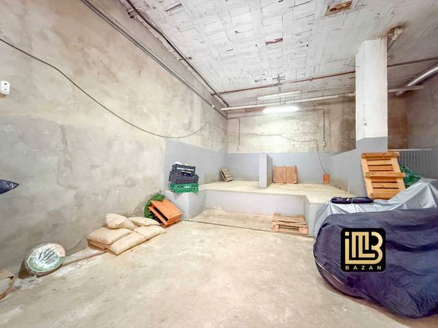 Local comercial en Venta en Calle Tamayo y Baus en El Tejar - Hacienda Bizcochero