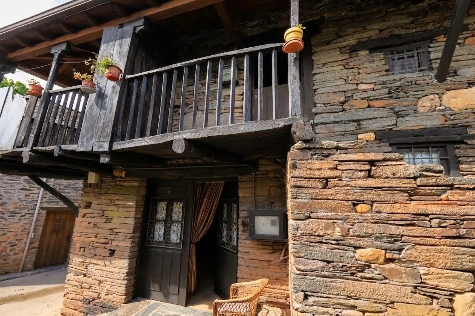 Casa rústica amb terrassa en venda a Villafranca del Bierzo, imagen 28