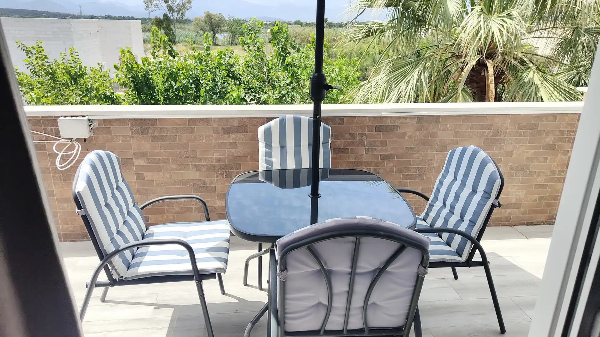Terrasse von Einfamilien-Reihenhaus zum Verkauf in Alcúdia mit Klimaanlage, Heizung und Privatgarten