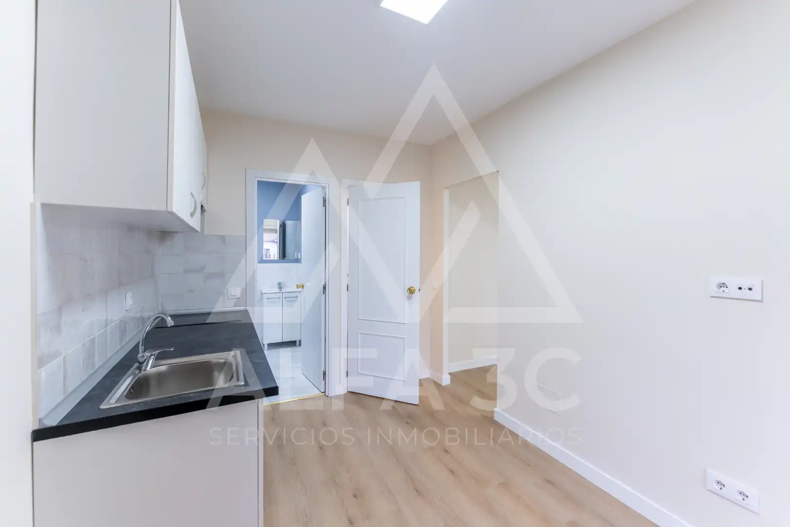Küche von Wohnung zum Verkauf in Miraflores de la Sierra mit Heizung, Terrasse und Ofen