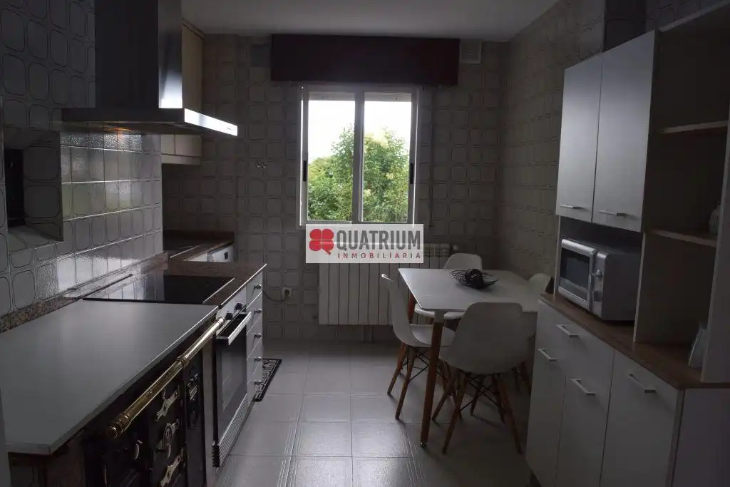 Cocina de Casa o chalet en venta en Santiago de Compostela  con Jardín privado y Trastero