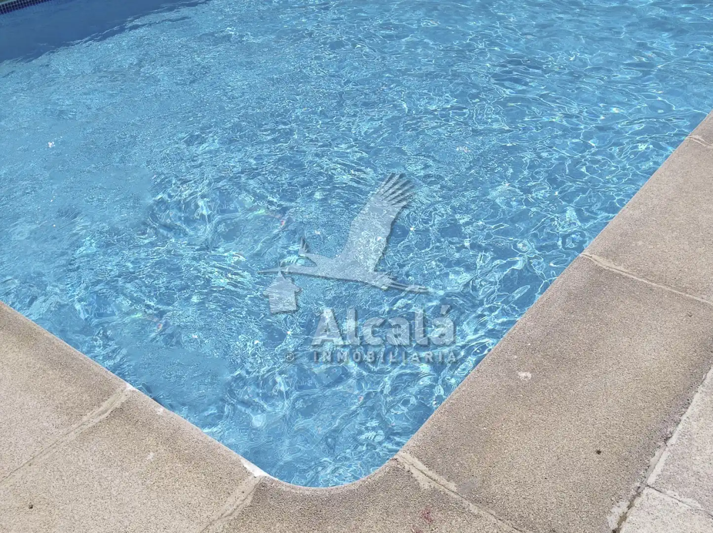 Schwimmbecken von Einfamilien-Reihenhaus zum Verkauf in Alcalá de Henares mit Heizung, Parkett und Schwimmbad