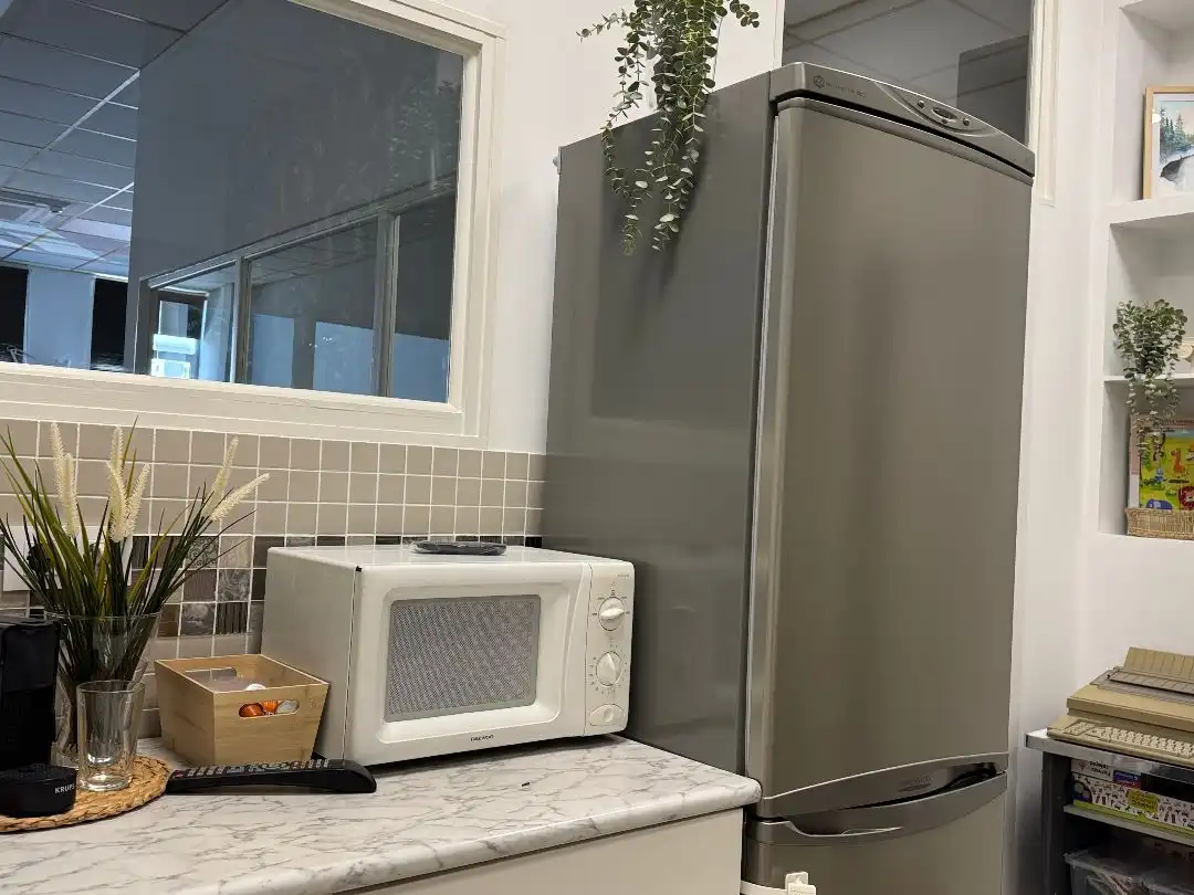 Kitchen of Office for rent in Fuenlabrada  with Air Conditioner, Heating and Furnished