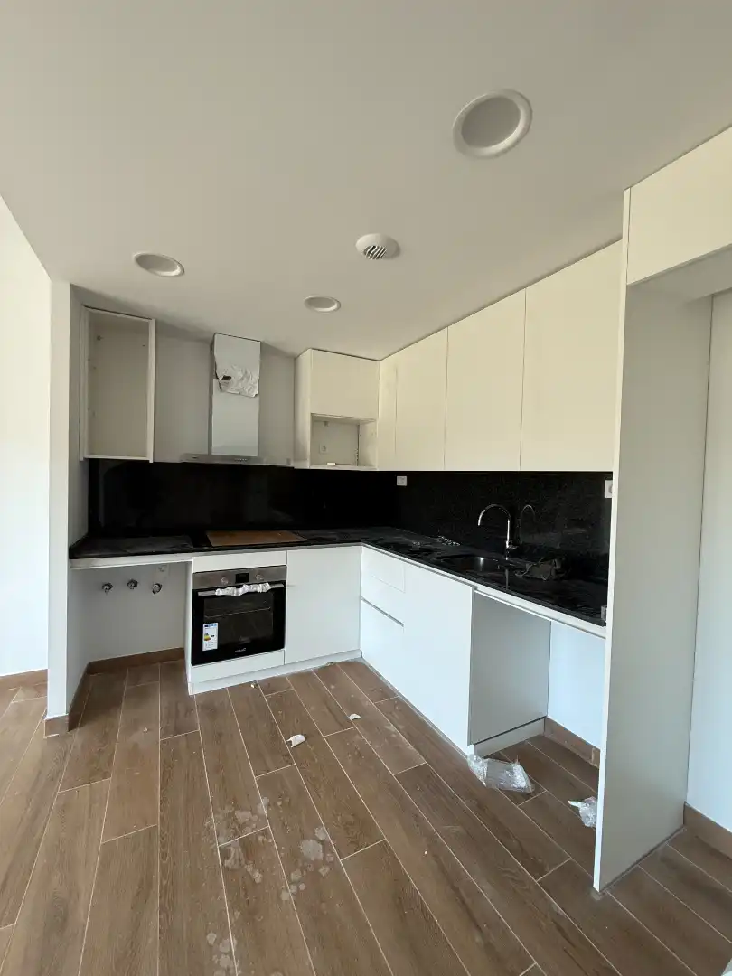 Cocina de Piso de alquiler en Tiana con Aire acondicionado, Calefacción y Jardín privado