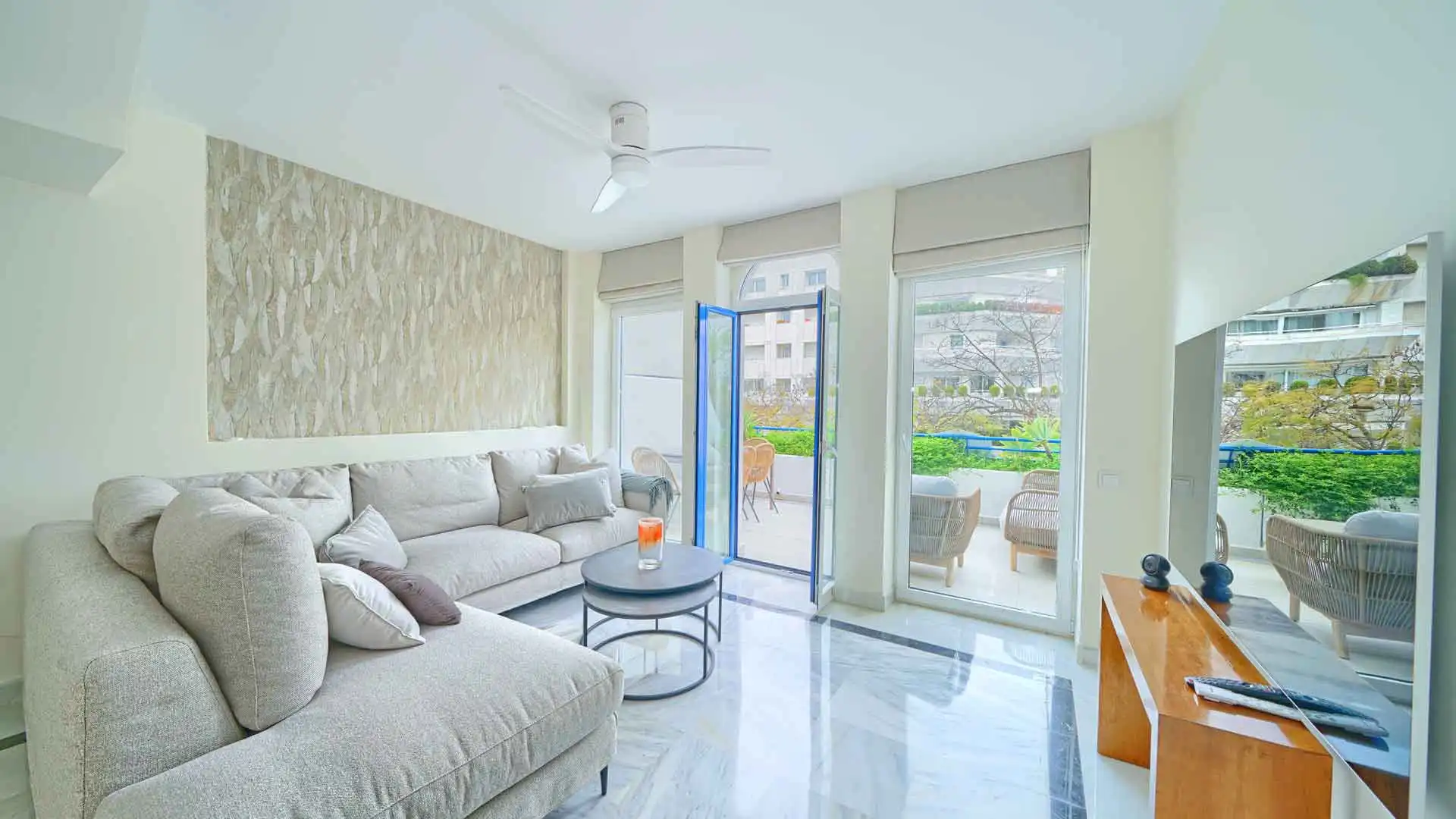 Apartment with pool for sale in Marbella Centro