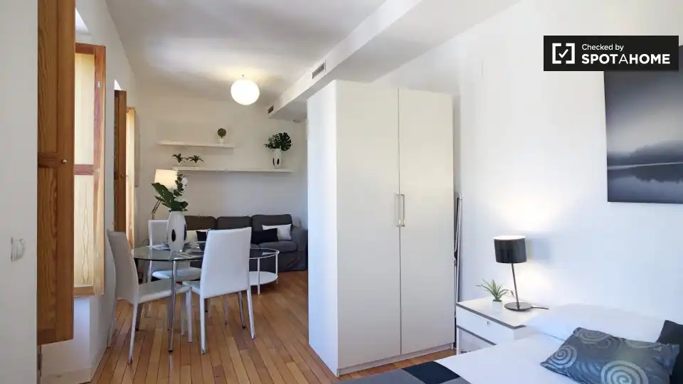 Flat with terrace to rent in Latina, imagen 4