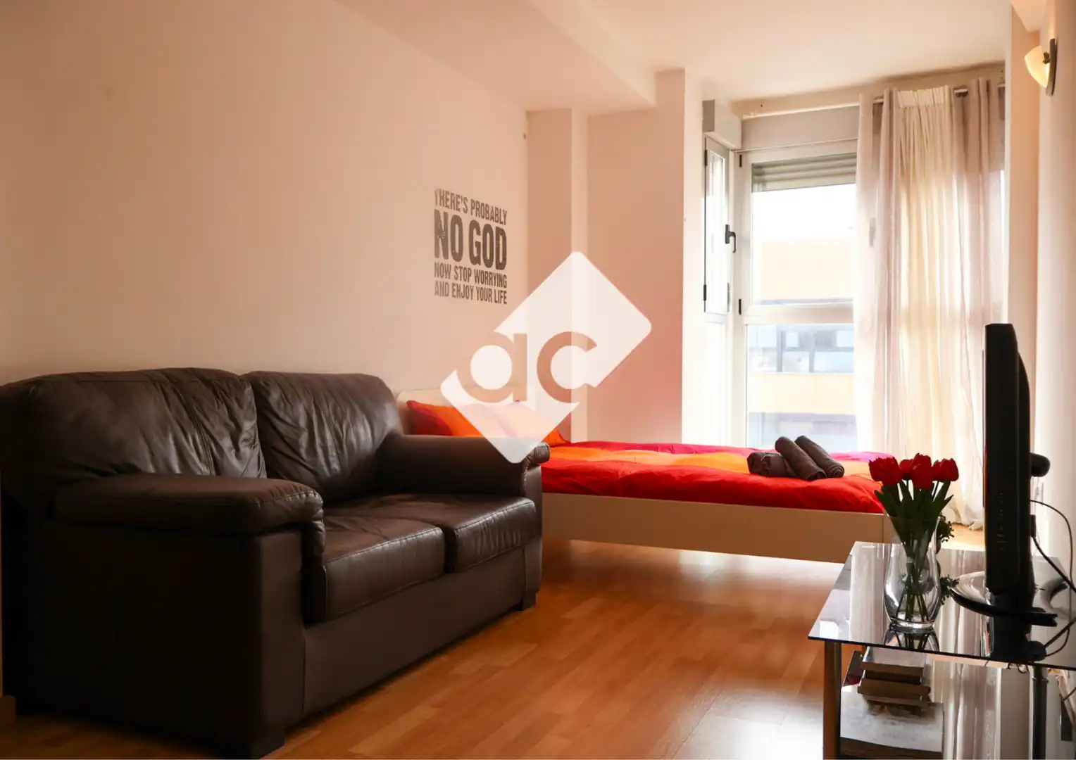 Dormitori de Loft de lloguer en Valencia amb Moblat, Forn i Rentadora