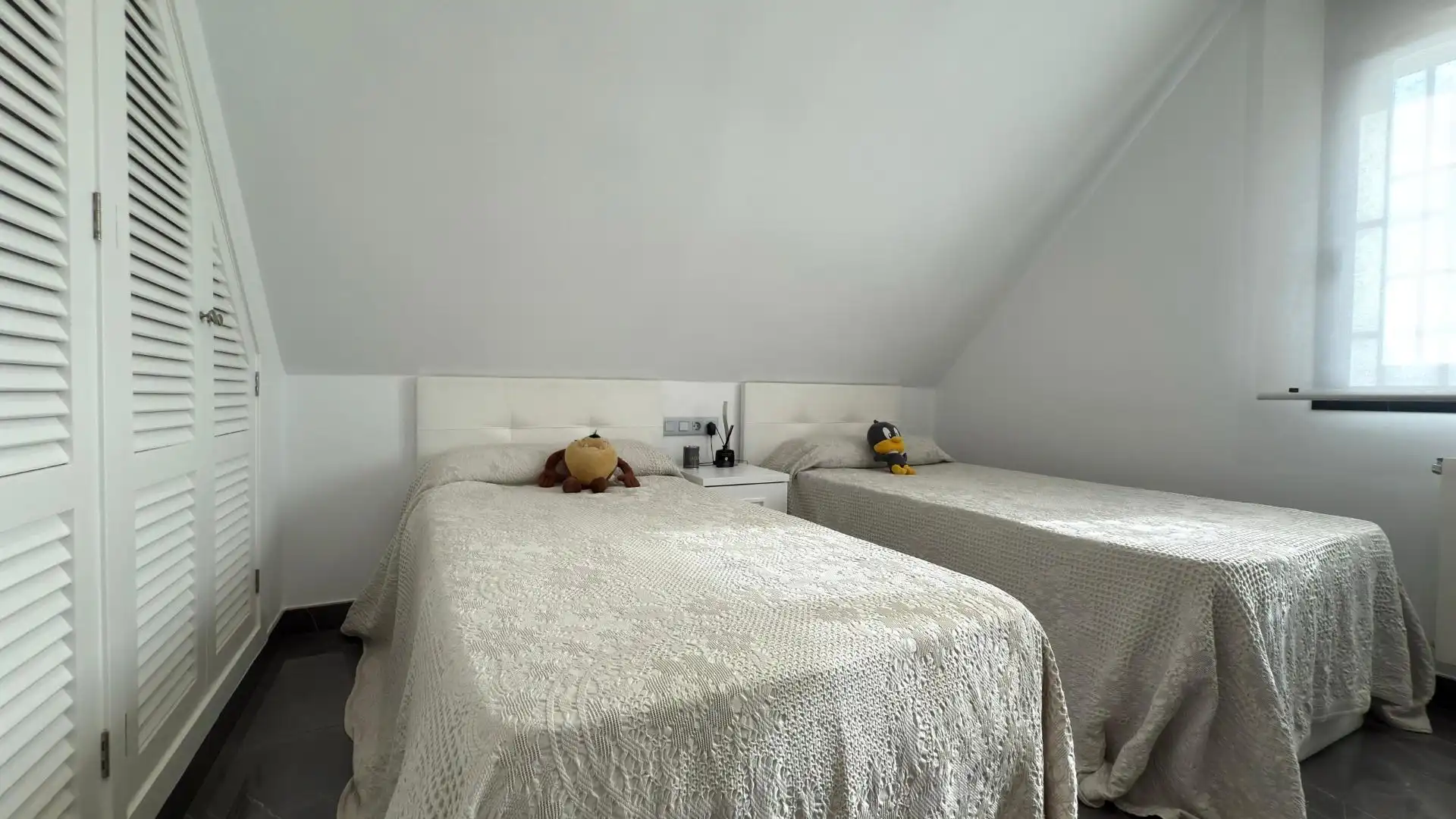Habitación de Casa o chalet en venta en Sant Joan d'Alacant con Aire acondicionado, Calefacción y Jardín privado
