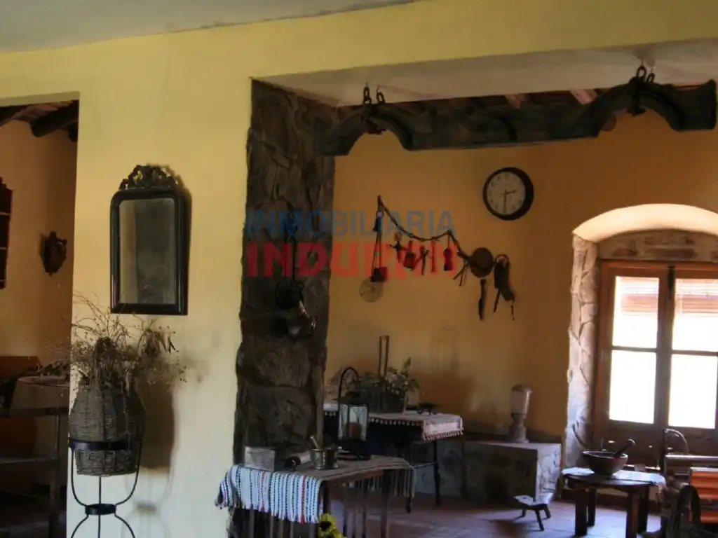Casa o xalet en venda en Garciaz