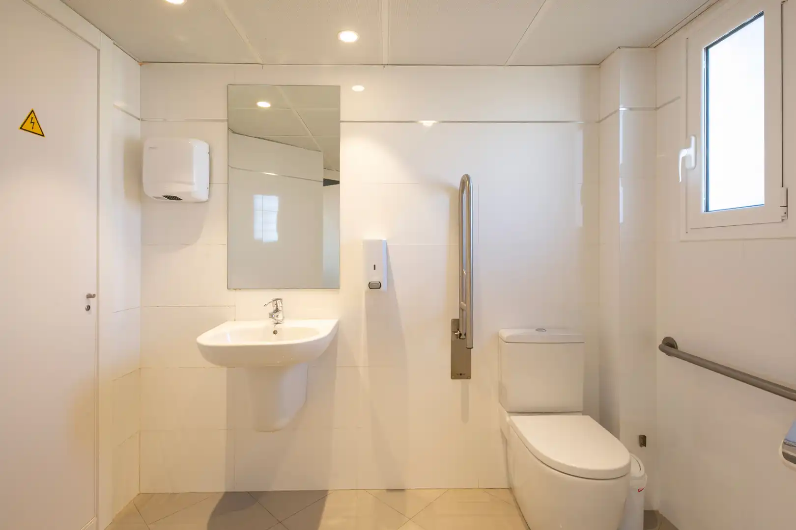 Baño de Oficina de alquiler en Eixample