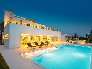 Casa con piscina en venta en Marbella Centro