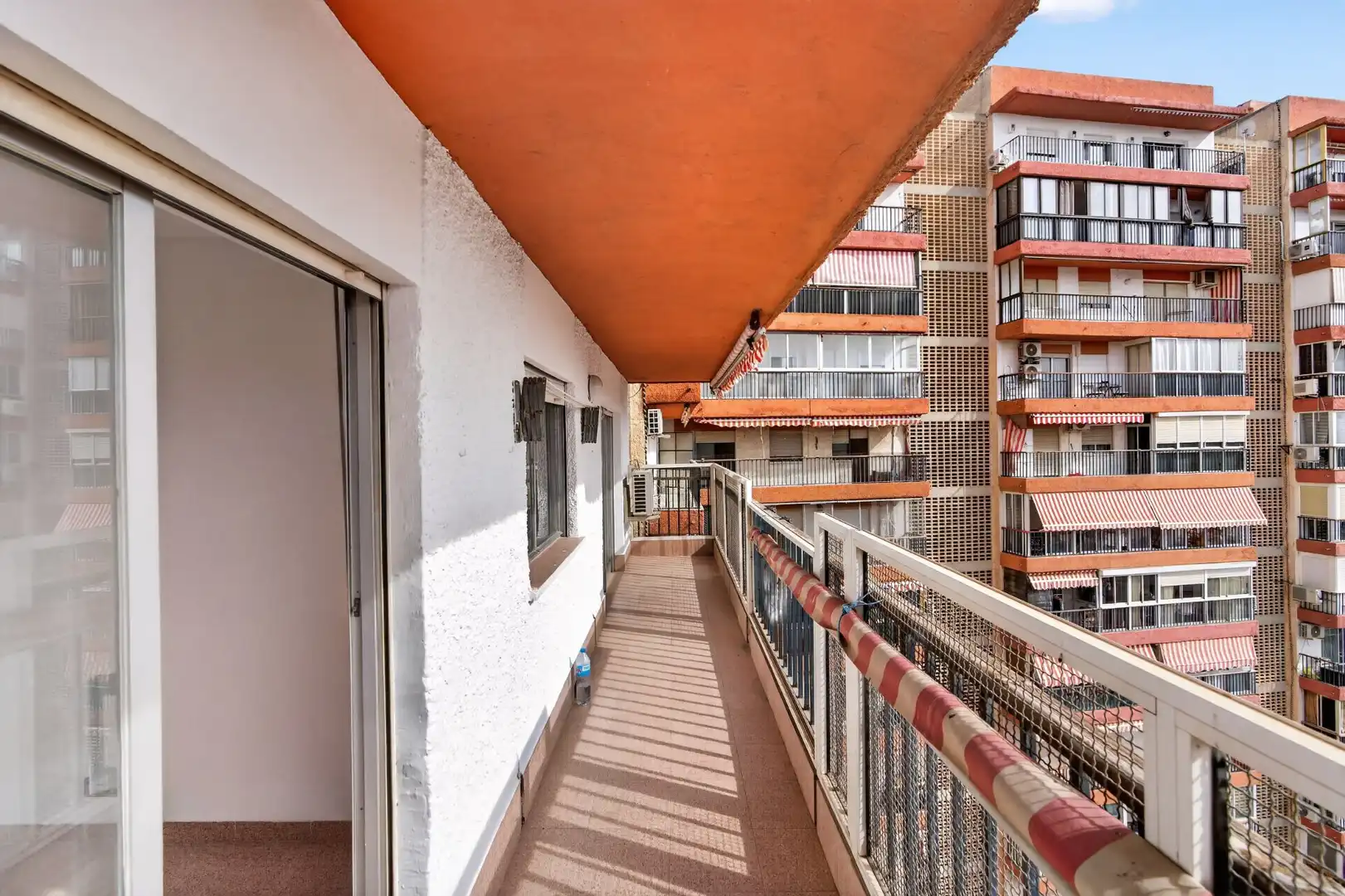 Terraza de Piso en venta en Alicante / Alacant con Terraza y Piscina