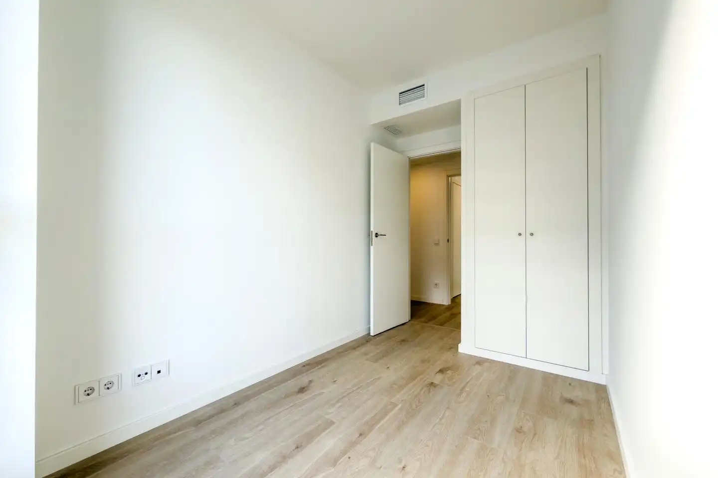 Bedroom of Flat for rent in Badalona  with Air Conditioner, Heating and Terrace