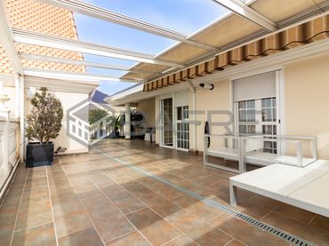 Attique avec balcon à vendre à Plaza de la Alegría