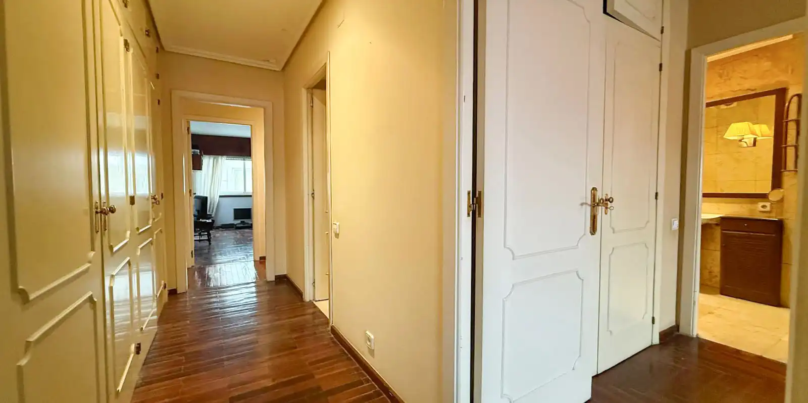 Piso en venta en Vigo  con Calefacción, Horno y Lavadora