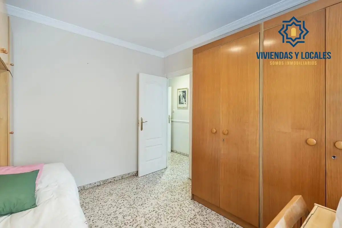 Bedroom of Flat for sale in Granada  with Heating and Terrace