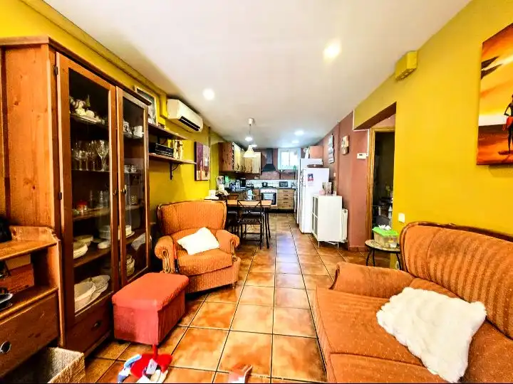 Casa a schiera con giardino in vendita a Carrer de Sibiuda 5, imagen 4