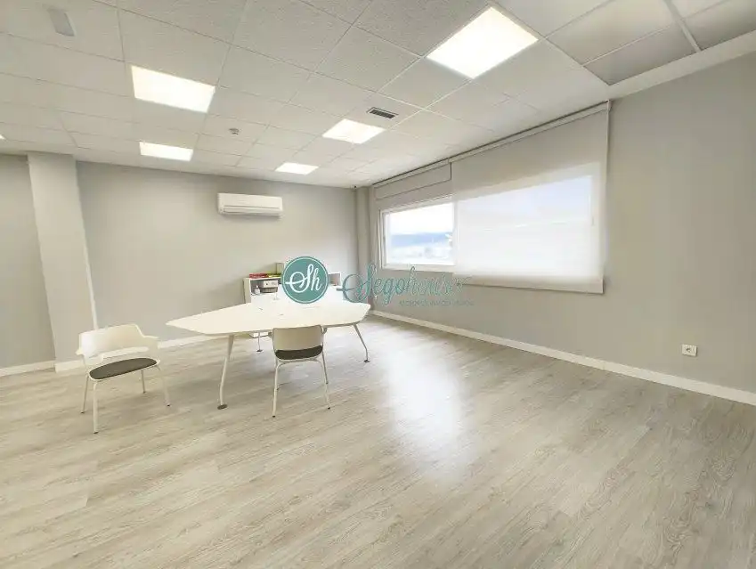 Office for rent in Segovia  with Heating