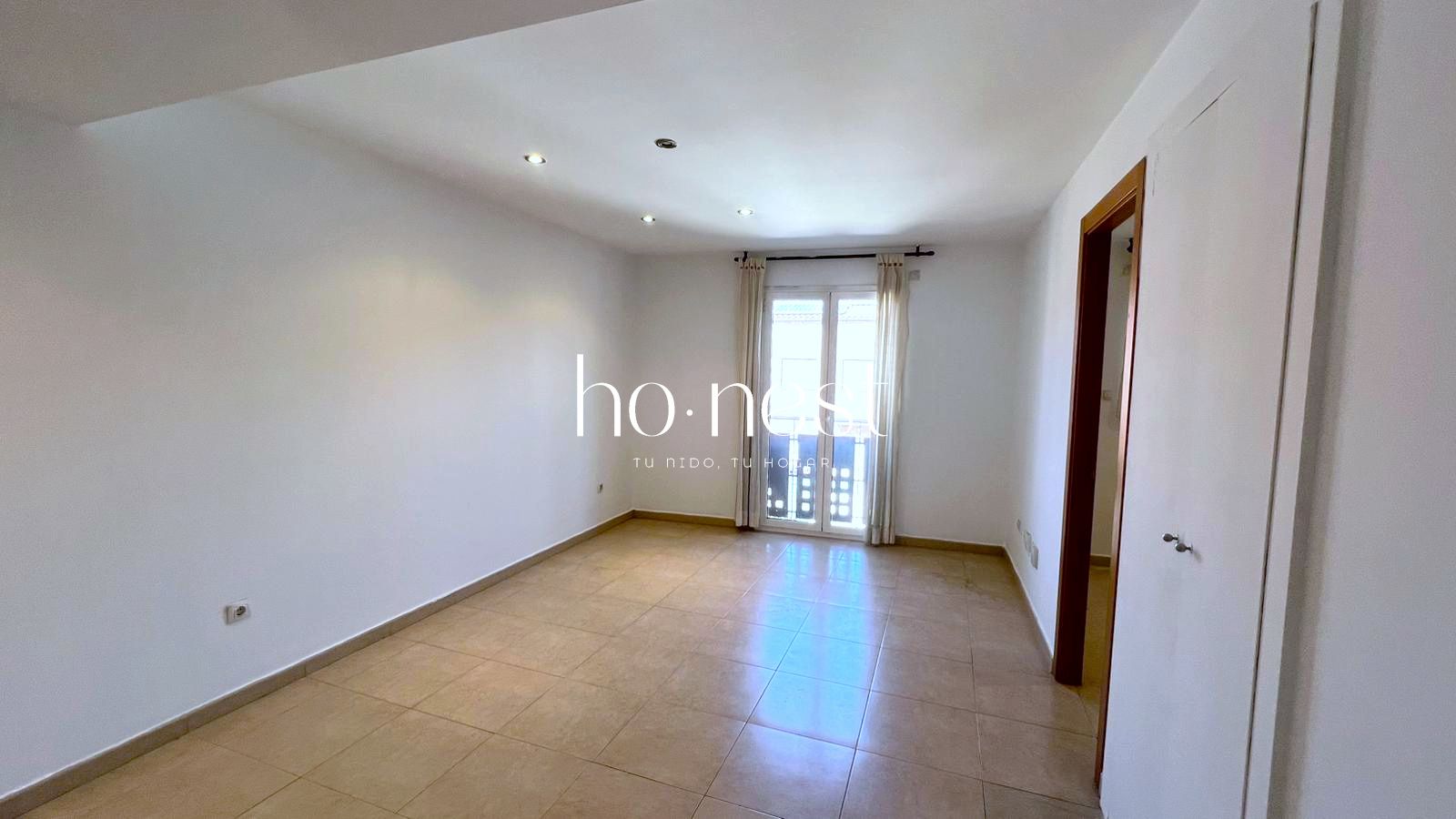 Bedroom of Flat for sale in La Granada  with Air Conditioner and Balcony
