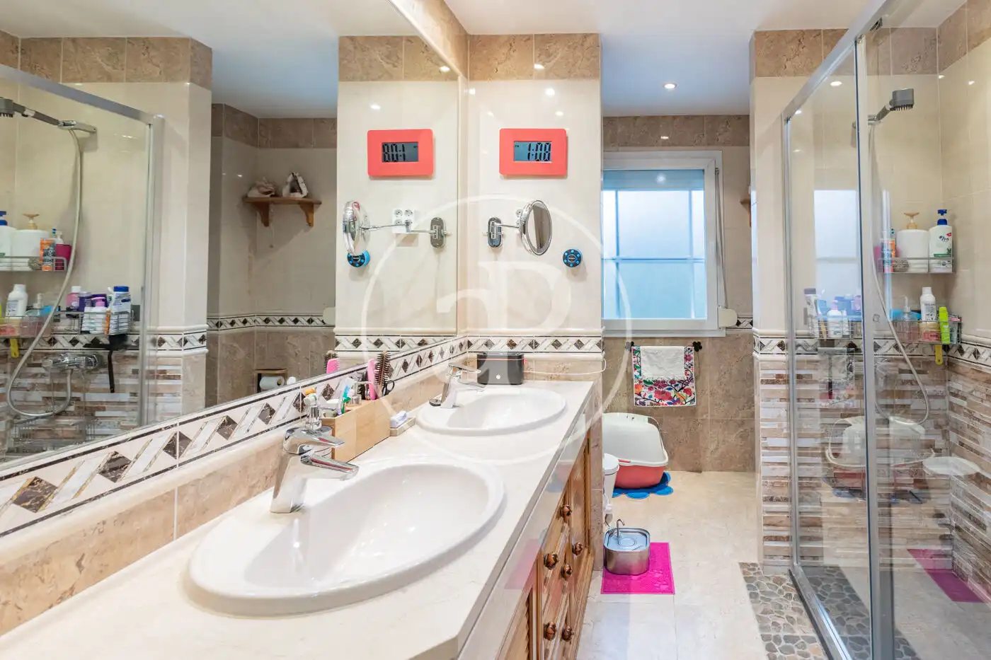 Baño de Casa adosada en venta en San Sebastián de los Reyes con Aire acondicionado, Calefacción y Jardín privado