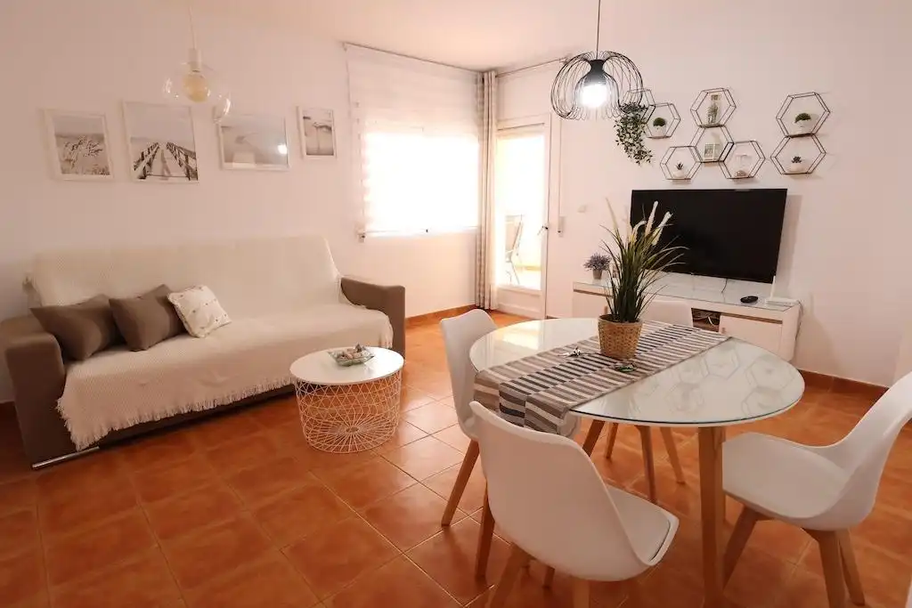 Apartamento con piscina en alquiler en Calle Teodoro llorente, imagen 3