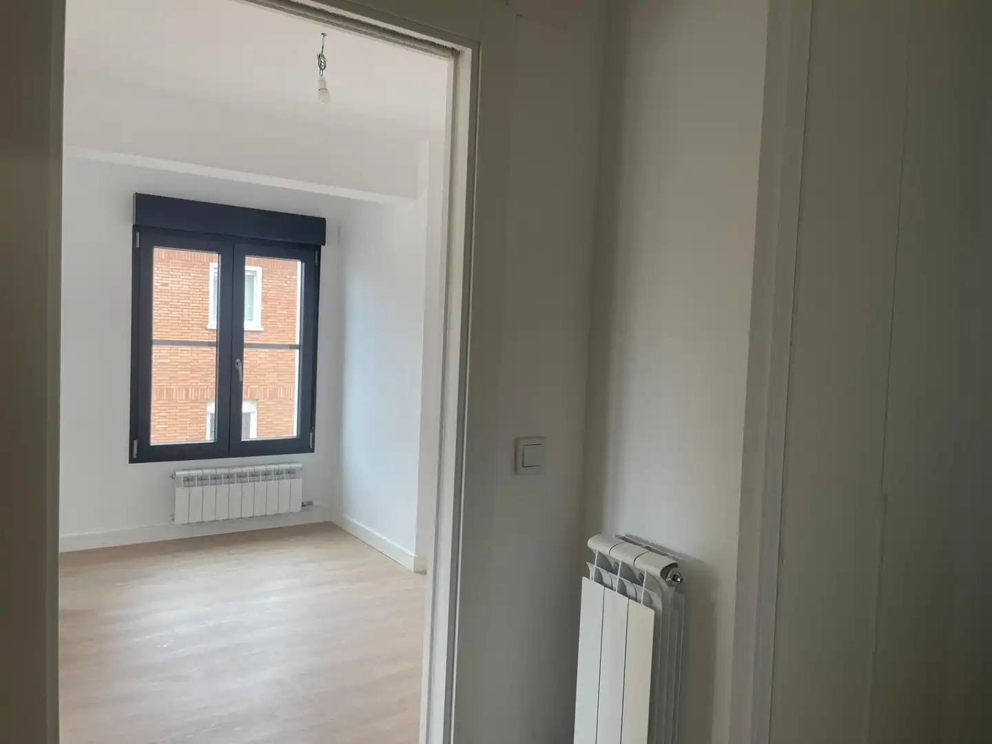 Habitación de Apartamento de alquiler en León Capital  con Calefacción, Parquet y Terraza