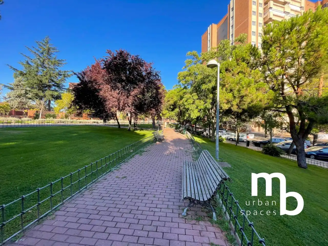 Vista exterior de Piso de alquiler en Madrid con Aire acondicionado, Calefacción y Parquet