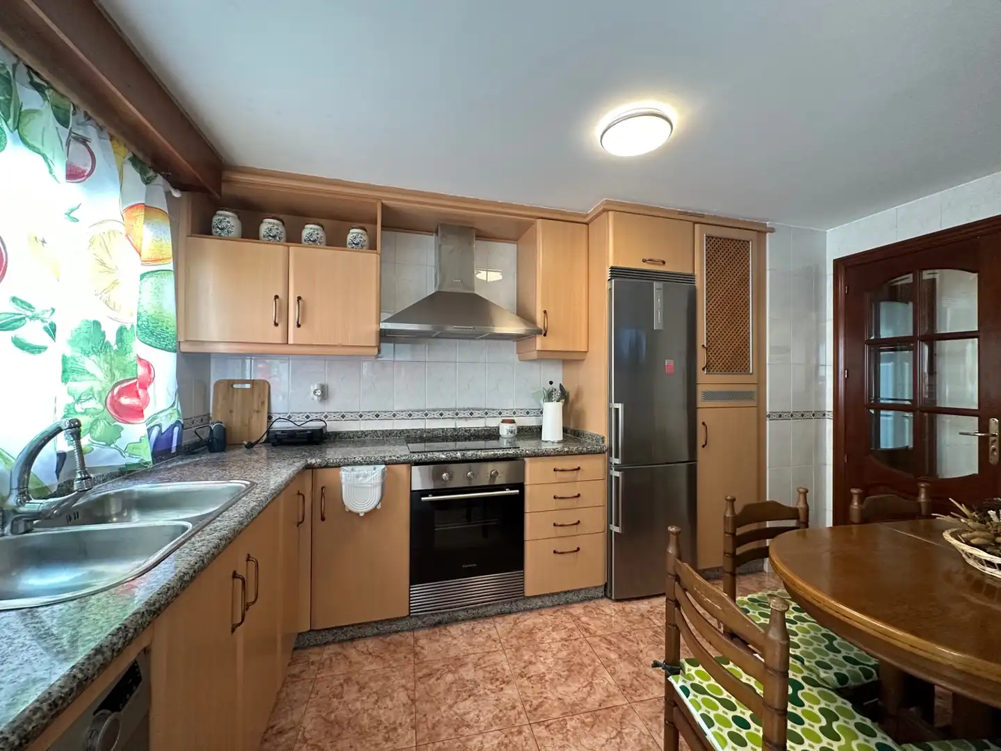 Kitchen of Flat for rent in Santiago de Compostela   with Heating, Parquet flooring and Furnished