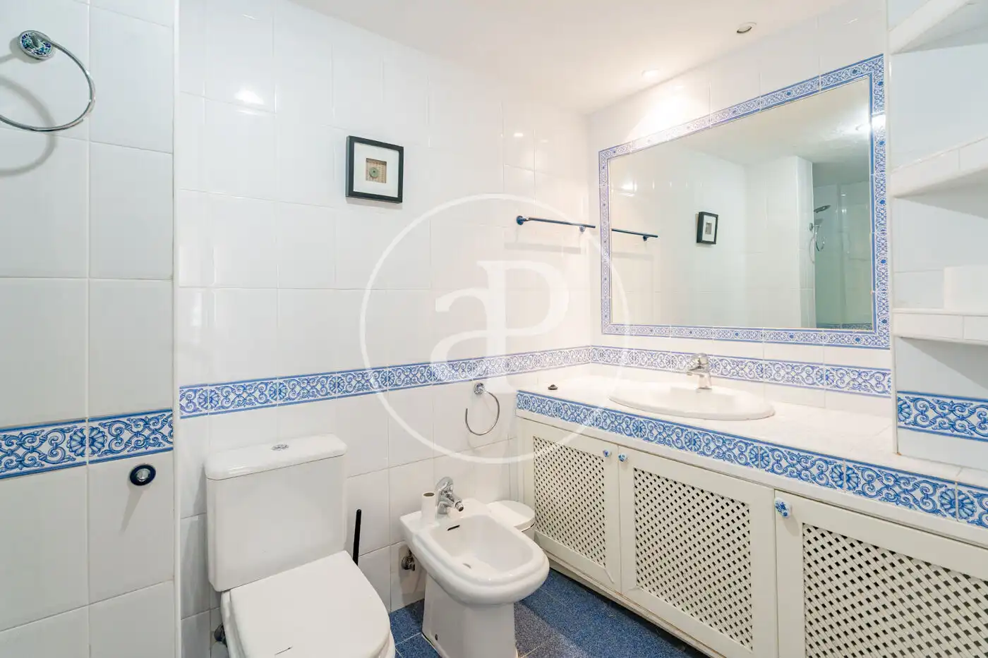 Baño de Piso de alquiler en Madrid con Aire acondicionado, Calefacción y Jardín privado