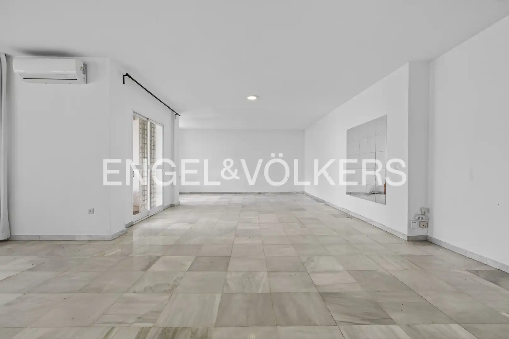 Dining room of Houses for sale in Tomares  with Air Conditioner, Heating and Private garden