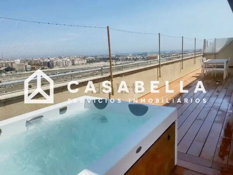 Vista exterior de Dúplex en venda en Valencia amb Aire condicionat, Calefacció i Terrassa