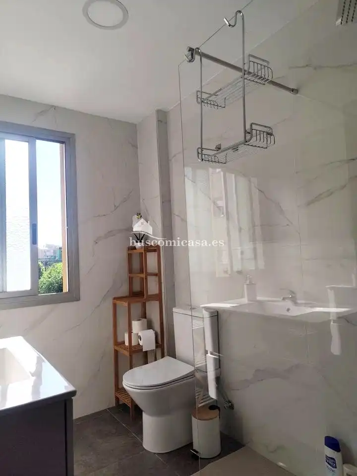 Room in Ruiz Jiménez, Avda de Madrid - Pº de la Estación