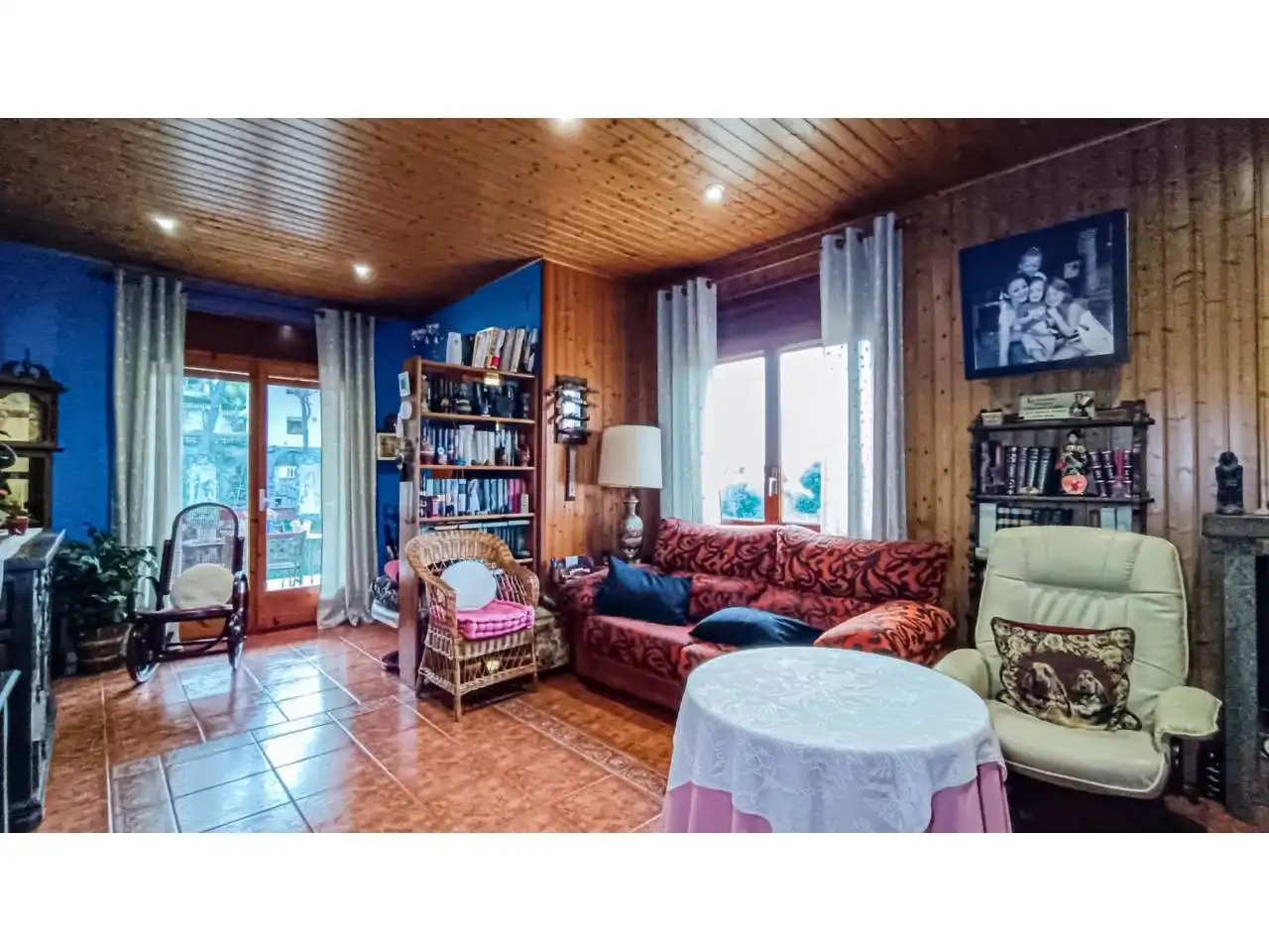 Sala d'estar de Casa o xalet en venda en Llinars del Vallès amb Aire condicionat, Calefacció i Jardí privat
