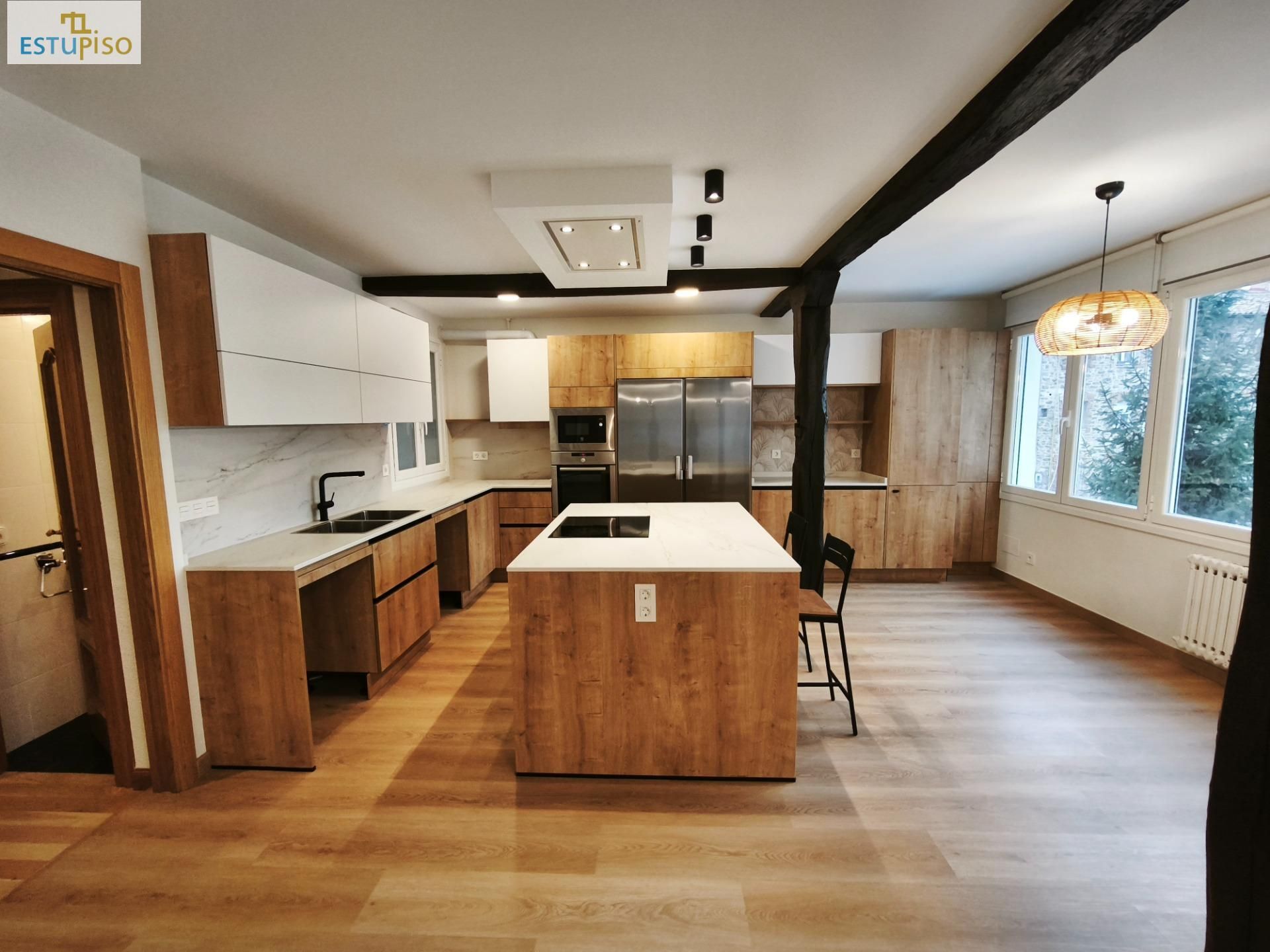 Cuina de Pis en venda en Vitoria - Gasteiz amb Terrassa i Moblat