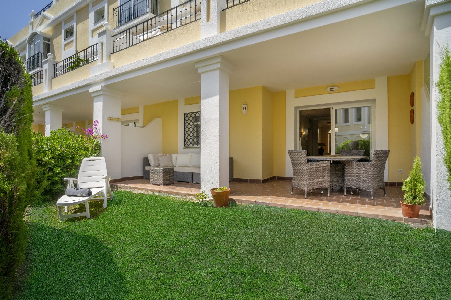 Jardí de Planta baixa en venda en Marbella amb Jardí privat, Terrassa i Piscina