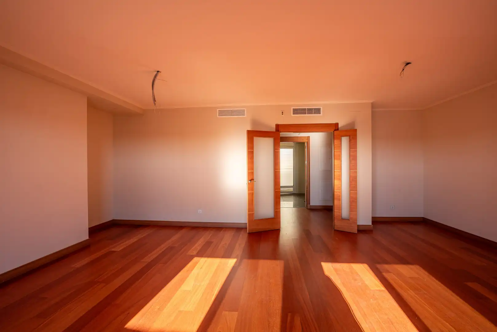Attic for sale in Sevilla  with Air Conditioner, Heating and Parquet flooring