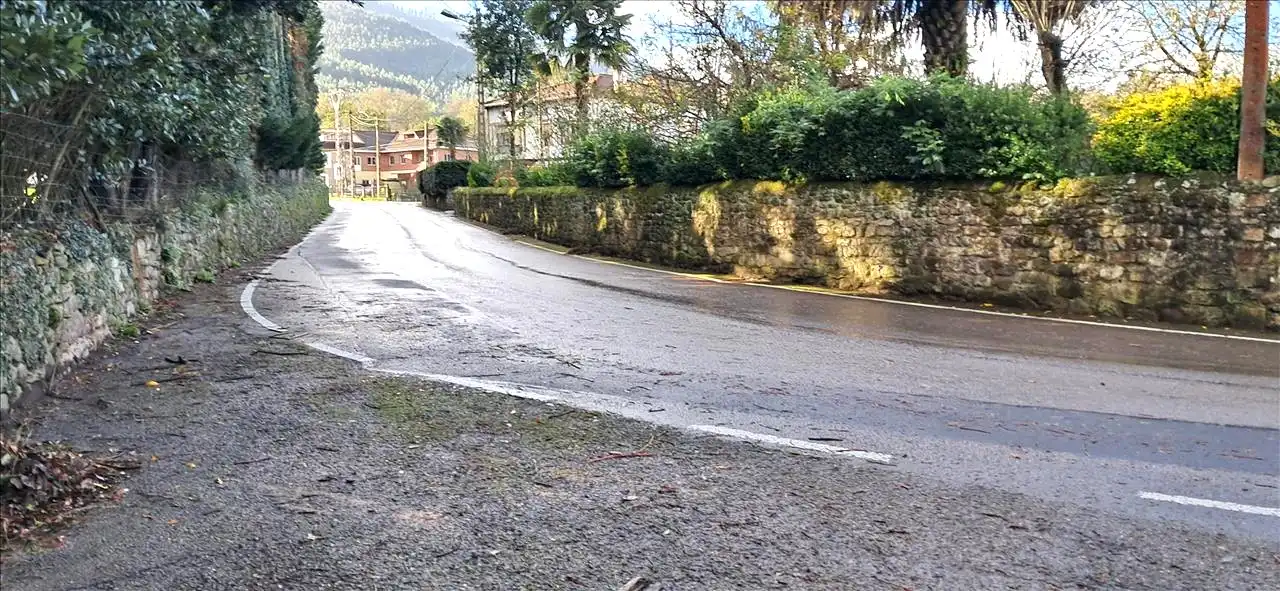 Vista exterior de Piso en venta en Santa María de Cayón