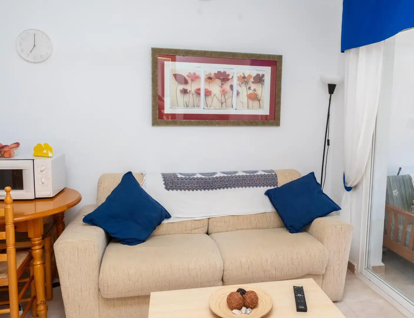 Sala de estar de Apartamento en venta en Torrevieja con Jardín privado, Amueblado y Piscina comunitaria