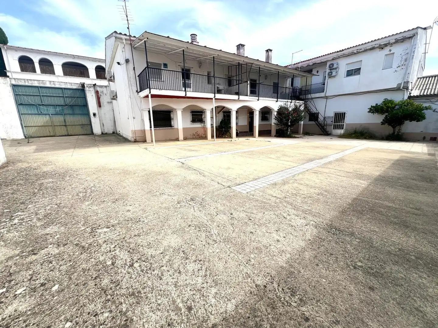 Exterior view of Houses for sale in Serradilla