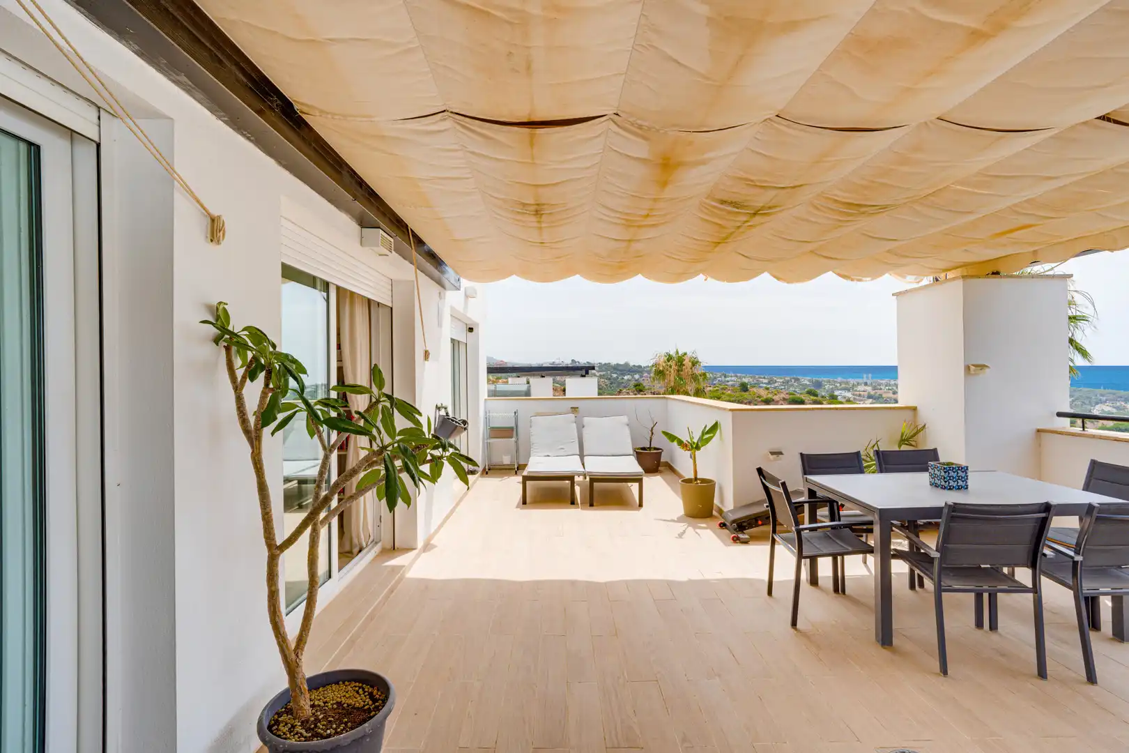 Terrassa de Àtic en venda en Marbella amb Aire condicionat, Terrassa i Piscina
