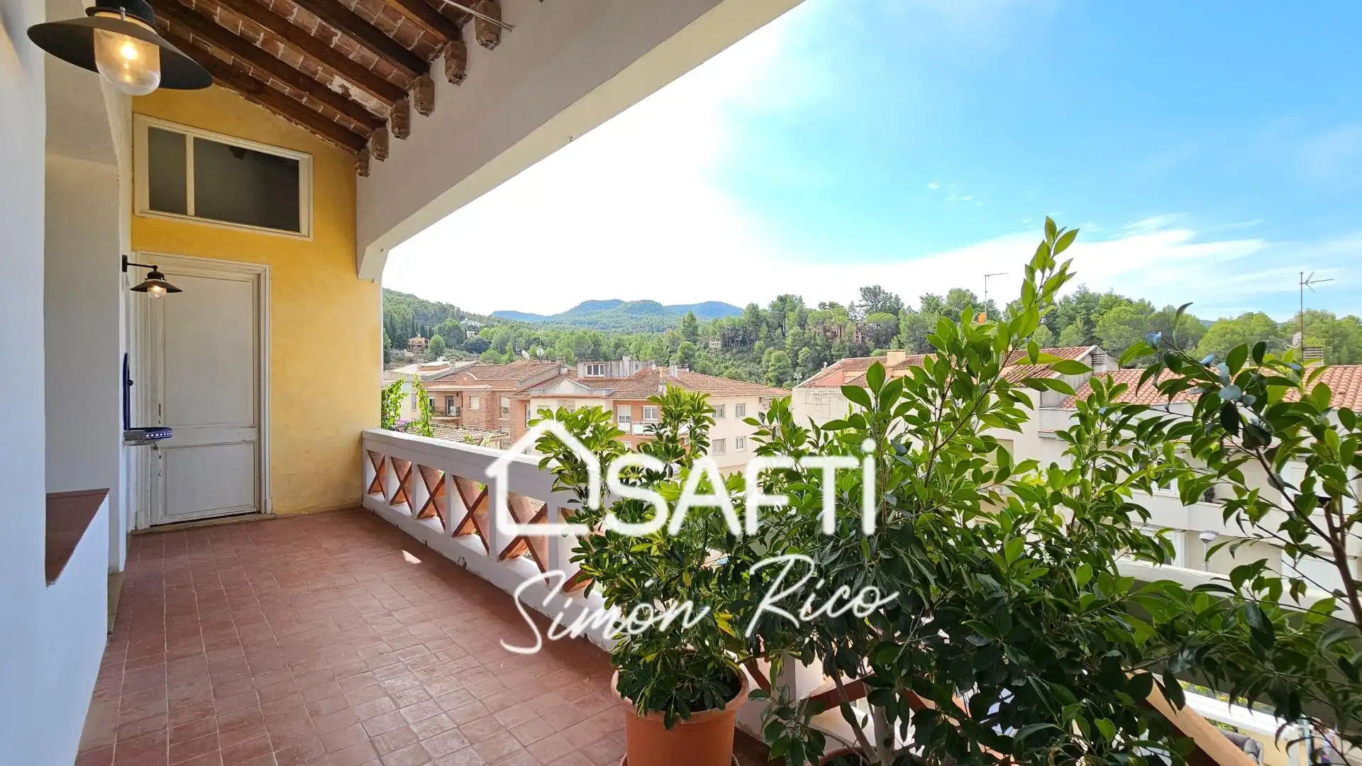Casa adosada en venta en Gelida