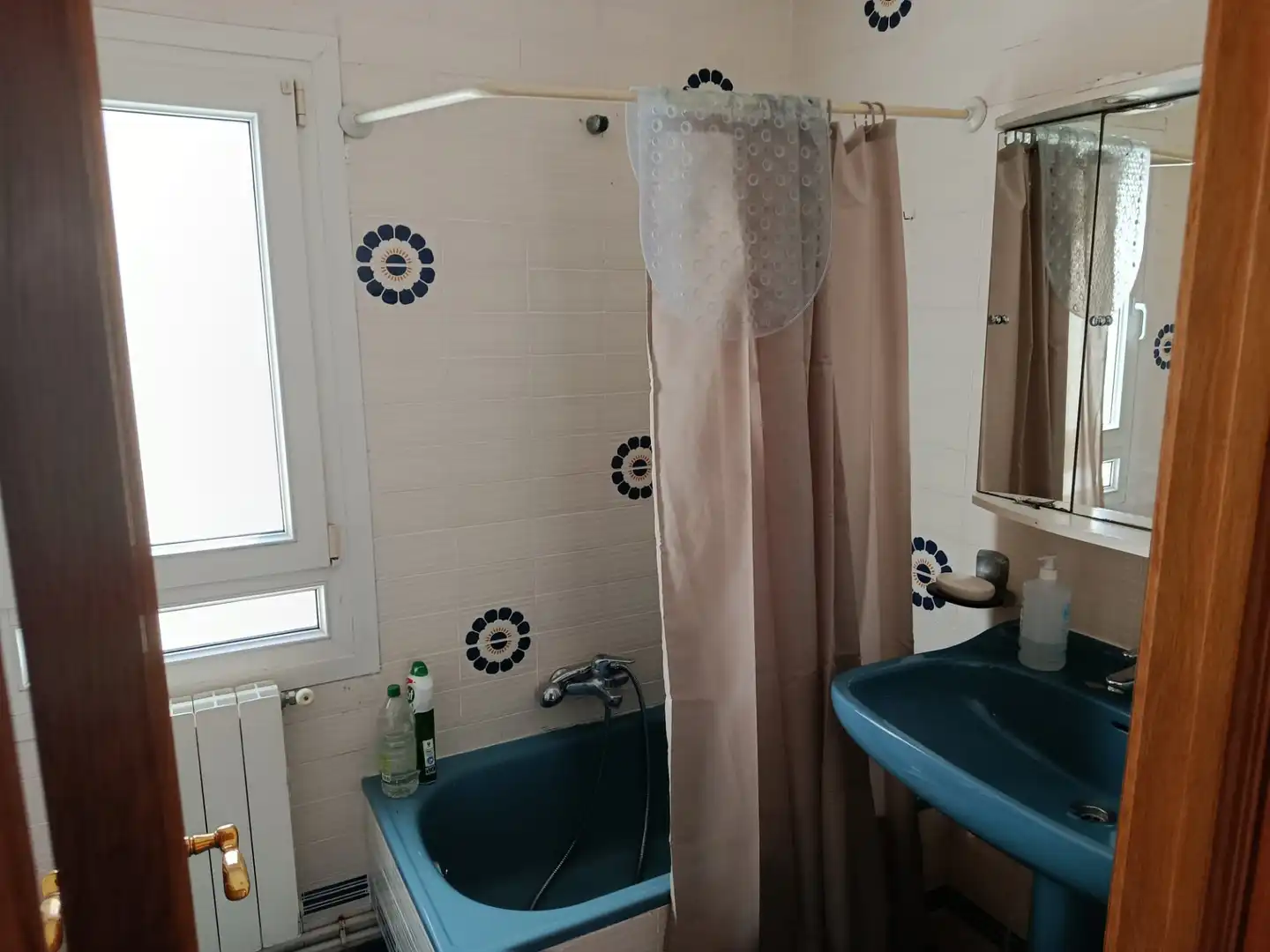 Baño de Piso de alquiler en Santander con Calefacción y Amueblado