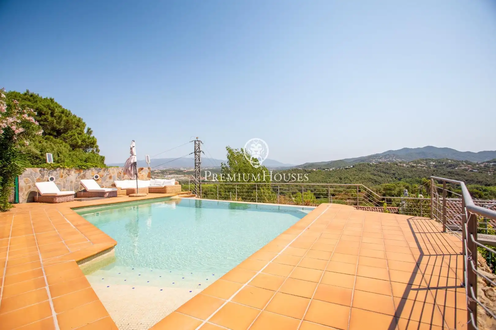 Piscina de Casa adosada en venda en Vallromanes amb Aire condicionat, Calefacció i Jardí privat
